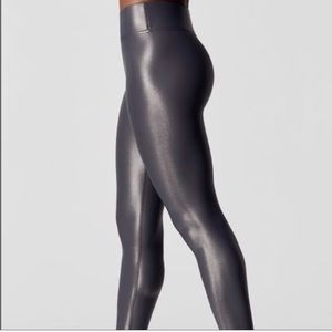 CARBON38
High Rise Full-Length Legging in Takara Shine- Grey XS